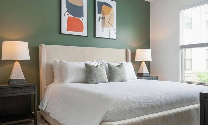 Seven Springs Apartment | Landing at Avalon at Seven Springs Apartments - 2 Bedrooms in Seven Springs