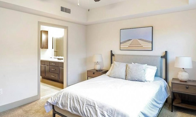 Oak Cliff Apartment | Landing at Bellrock Bishop Arts - 1 Bedroom in Oak Cliff