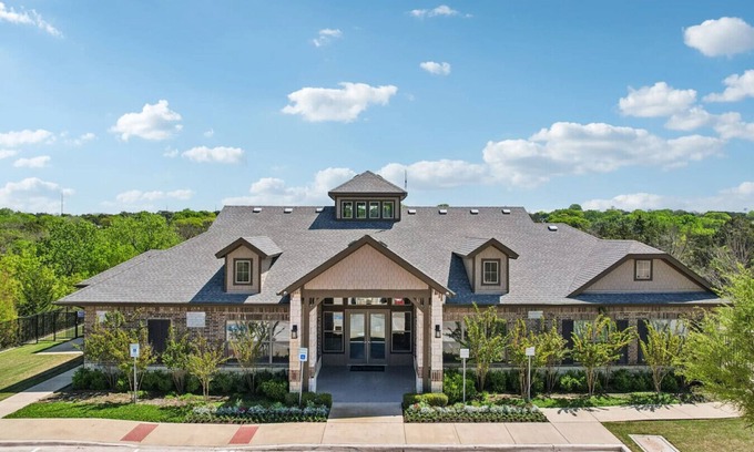 Dallas Apartment | Landing at Clark Ridge Canyon - 1 Bedroom in Redbird/Southwest Dallas