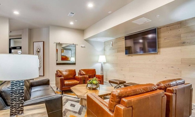 Briargate Apartment | Landing at Crowne at Briargate - 1 Bedroom in Briargate