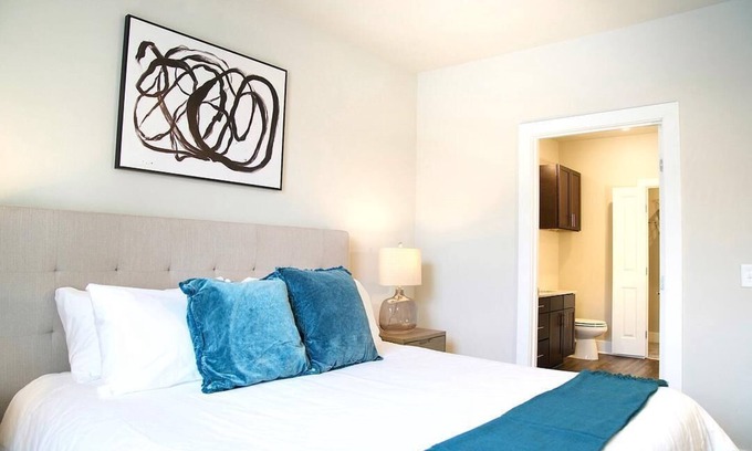 Briargate Apartment | Landing at Crowne at Briargate - 2 Bedrooms in Briargate
