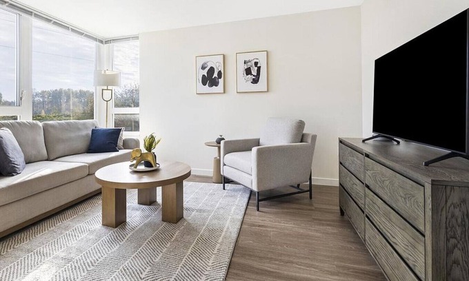 Fairview Apartment | Landing at Douglas Grove - 2 Bedrooms in North Central