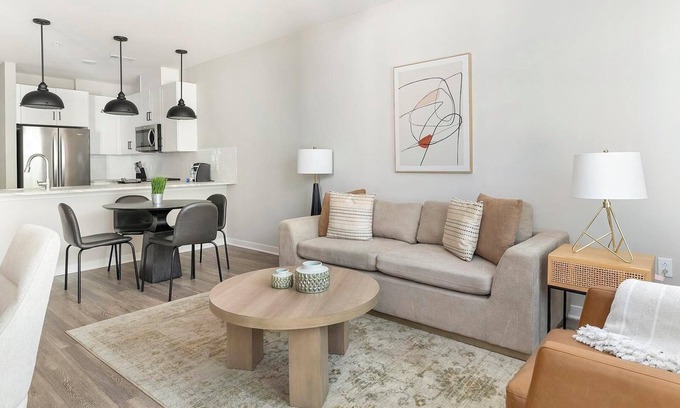 Huntsville Apartment | Landing at Laurel at Dry Creek - 1 Bedroom in E.