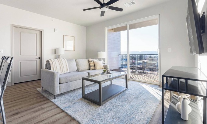 Littleton Apartment | Landing at Parkside at Littleton Village - 1 Be.