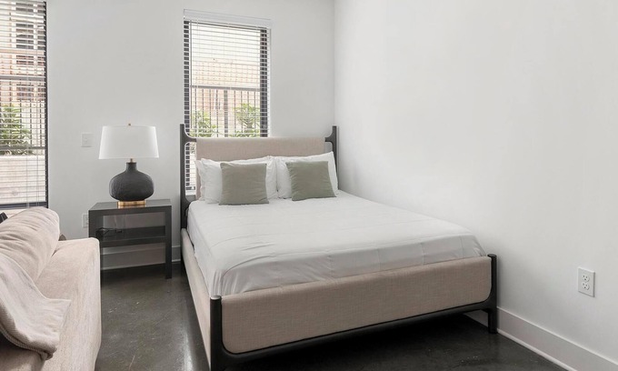 Eighth Avenue Apartment | Landing at Standard Assembly - Studio in South .