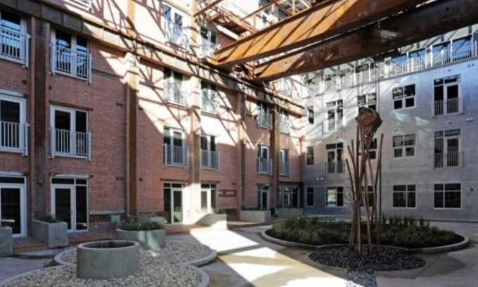 Southeast Omaha Apartment | Landing at The Breakers - 1 Bedroom in Downtown