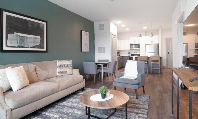 Sanford Apartment | Landing at The Henry Luxury Apartments - 1 Bedr.