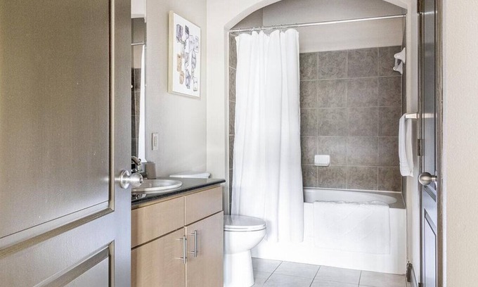 Mid City South Apartment | Landing at The Millennium Towne Center - 2 Bedrooms in Mid City South