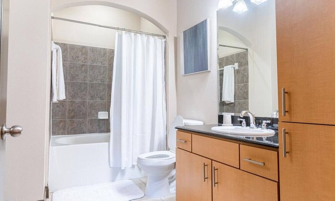 Mid City South Apartment | Landing at The Millennium Towne Center - 1 Bedroom in Mid City South