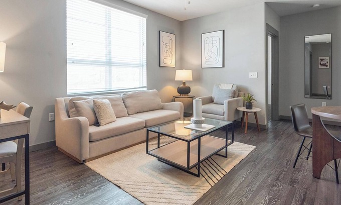 University District Apartment | Landing at The Nine @ Memphis - 4 Bedrooms in U.