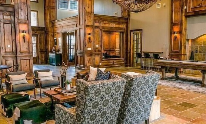 South Tulsa Apartment | Landing at Vantage on Yale - 1 Bedroom in Brookwood Ii