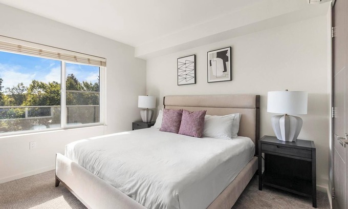Hayden Island Apartment | Landing | Beautiful 1BD, Gym, Clubhouse