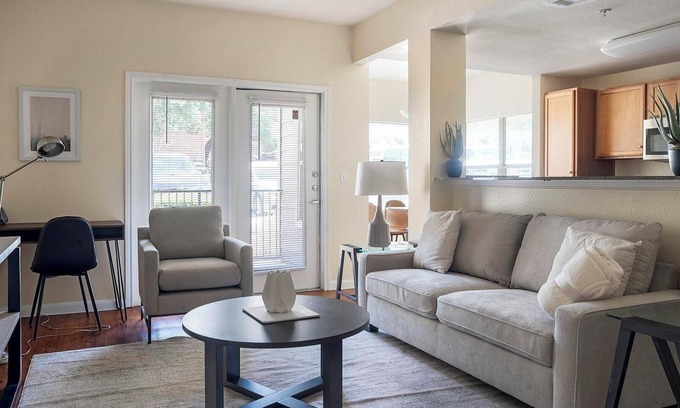 Sweetbriar Apartment | Landing | Chic 1BD, Gym, Courtyard