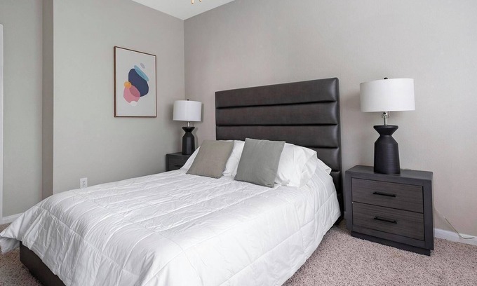 Briarforest Apartment | Landing | Chic 1BD, Pool, Gym