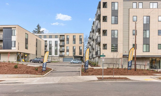 Homestead Apartment | Landing | Chic 2BD, Gym