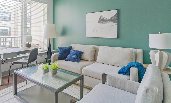 Houston Apartment | Landing | Modern 1BD, Pool, Courtyard