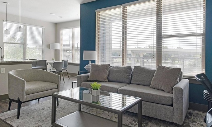 Memorial Apartment | Landing | Modern 2BD, Gym