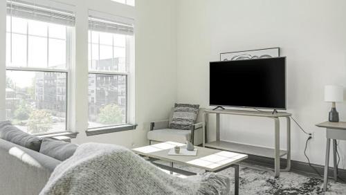 North Chesterfield Apartment | Landing Modern Apartment with Amazing Amenities (ID6945X50)