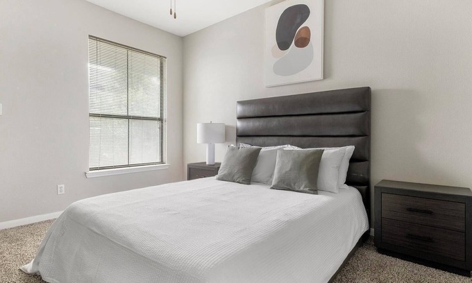 Briarforest Apartment | Landing | Spectacular 1BD, Gym, Pool