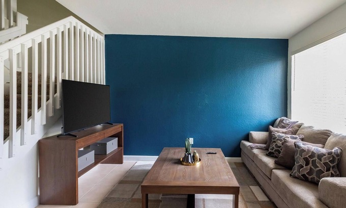 Homestead Apartment | Landing | Spectacular 3BD, Pool
