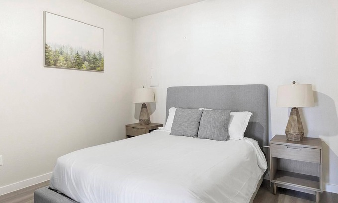 Fort Worth Apartment | Landing | Stunning 1BD, Pool, Gym