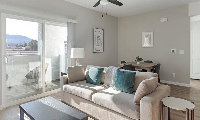 Townsite Apartment | Landing | Stunning 1BD, Rooftop Lounge, Pool