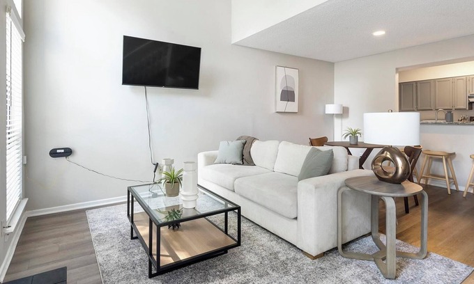 Cordova Apartment | Landing | Stunning 2BD, Gym, Game Room