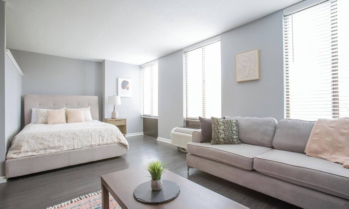 Fort Wayne Apartment | Landing | Stunning Studio, Pool, Gym