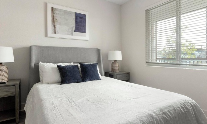 Palmetto Apartment | Landing | Stylish 1BD, Gym, Pool