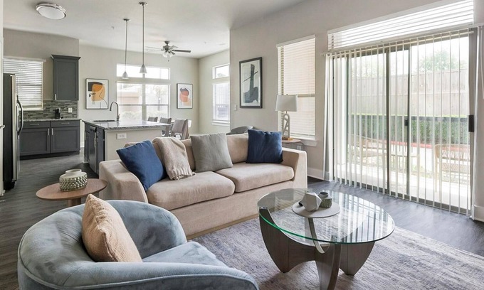 Nassau Bay Apartment | Landing | Stylish 2BD, Yoga Studio, Gym