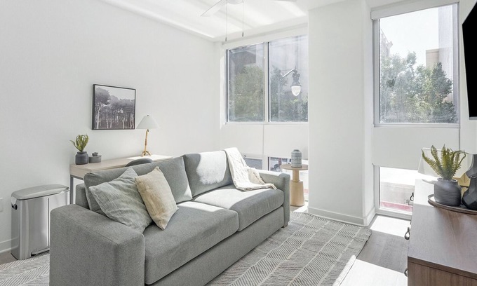 Five Points South Apartment | Landing | Stylish Studio, Gym, Yoga Studio