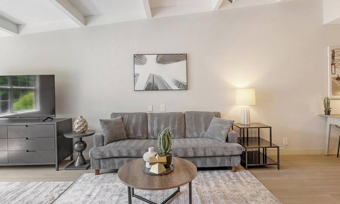 Northeast Raleigh Apartment | Landing | Stylish Studio, Gym, Pool