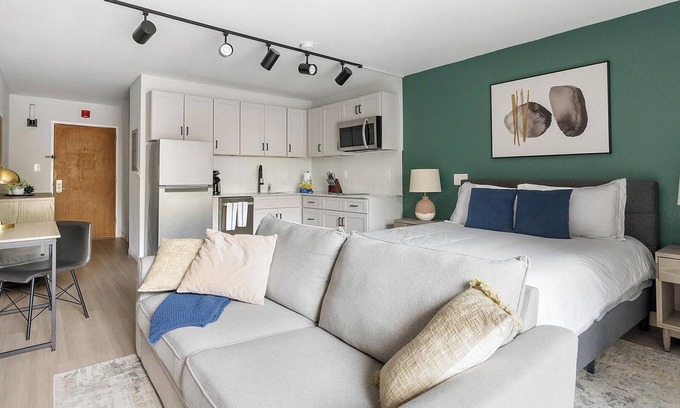 Northeast Raleigh Apartment | Landing | Stylish Studio, Gym, Pool