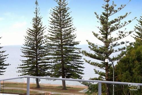 Scarborough Apartment | Landsborough Avenue