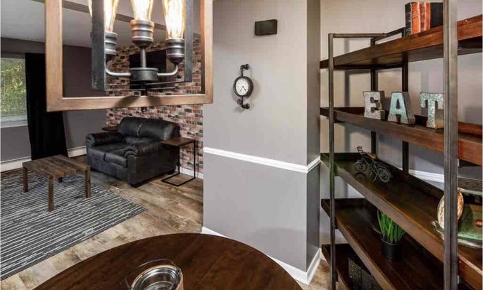 Glendora Apartment | Lansing Layover #9 | Urban Hideaway