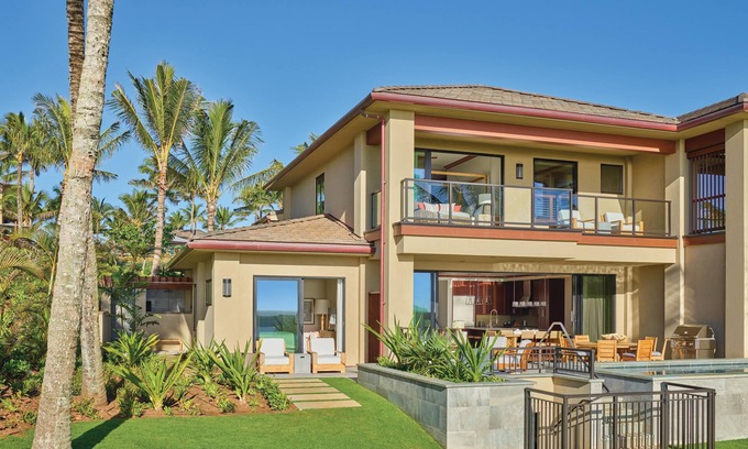 Foster Village House | Laola 3-Bdrm Townhouse,Private Location,Swimming Pool & Carport,Panoramic Views
