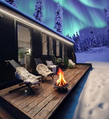 Kolari Ski Chalet | Lapland Riverside Cabin 5 MUSTIKKA, Ylläs, Tiny Home with Sauna, Fireplace, Terrace, BBQ, Wifi, Ski, Fishing, Pets OK