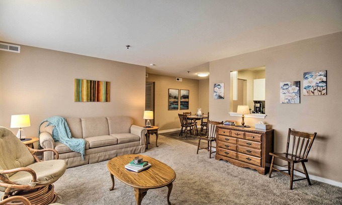 Lexington Condo | Laptop-Friendly Lexington Condo w/Free WiFi
