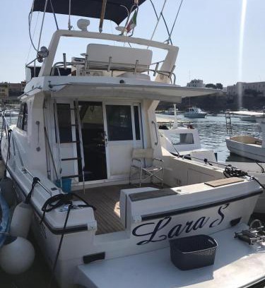 Lampedusa Boat Rental | Lara S escursioni in barca in esclusiva con pranzo