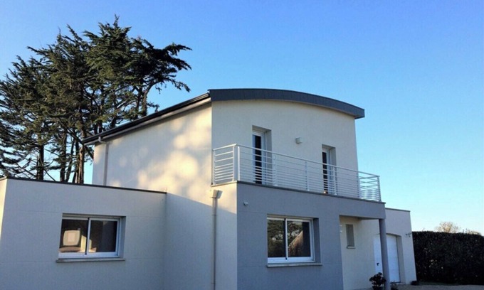 Brignogan-Plage House | Large modern house 400m from the sea
