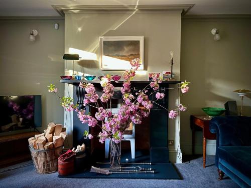 Cantelowes Apartment | Large 1 bd period garden flat, Kings Cross - Camden