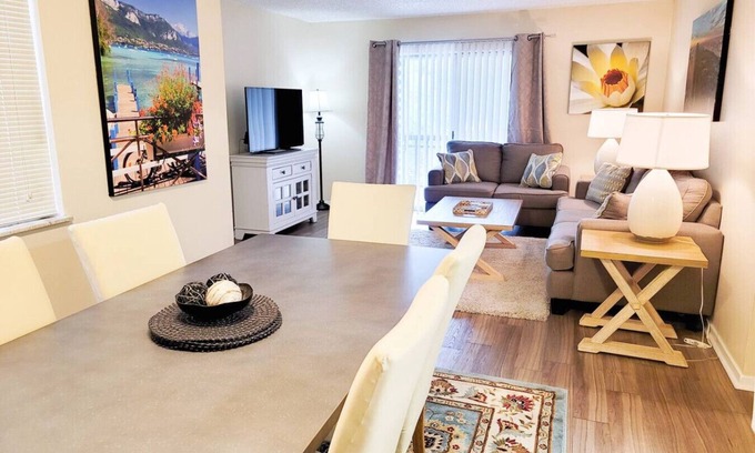 Gainesville Apartment | Large 1 BR Condo - Next to Oaks Mall and Hospital