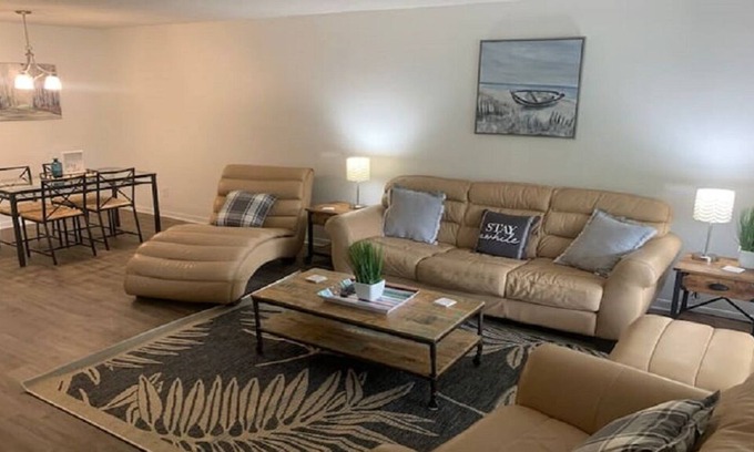 Fairhope Apartment | Large 2 Bedroom Apartment in Downtown Fairhope