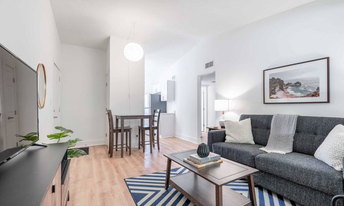 Lindridge-Martin Manor Apartment | Large 2-Bedroom Apartment in Beautiful Morningside
