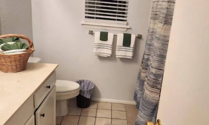 South Side House | Large 2 bedroom Townhome, Backyard, Covered Patio, Private covered parking.
