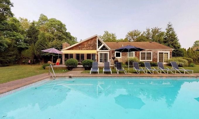 Remsenburg House | Large 3 bedroom with a gorgeous pool