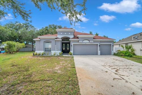Parrish House | Large 5 bd home close to Beaches