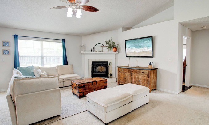 Milligan House | Large 5-BDR/3B Family Getaway Sleeps 11 - Day Trip to Destin, Fort Walton Beach