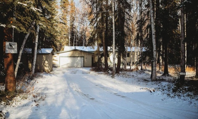 Badger House | Large 5 Bedroom home located Between Fairbanks and North Pole