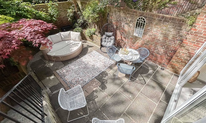 Holland Park House | Large 6 bedroom Residence Retreat in Holland Park